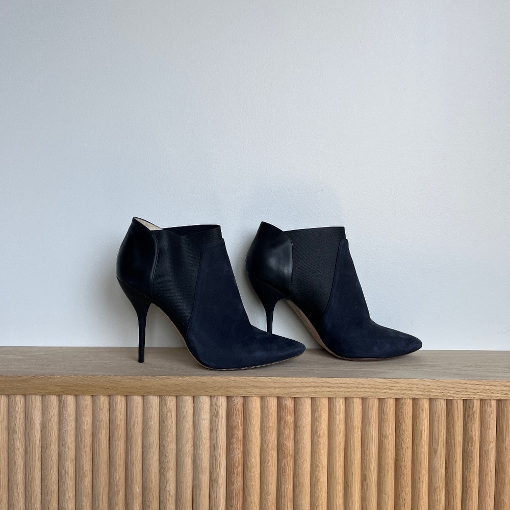 Jimmy Choo — black & navy heeled booties (size 40)